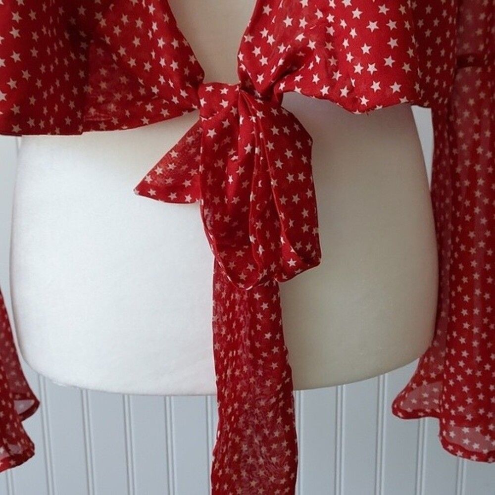 Urban Outfitters M Red White Stars Tie Waist Bell Sleeve Blouse Crop America NWT - Picture 4 of 16